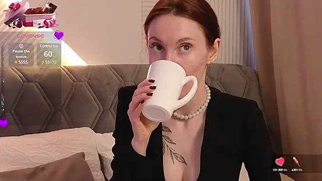 Snapshot of JoYung chatting on 02-25-25, 04:24 JoYung online show from 02-25-25, 04:24