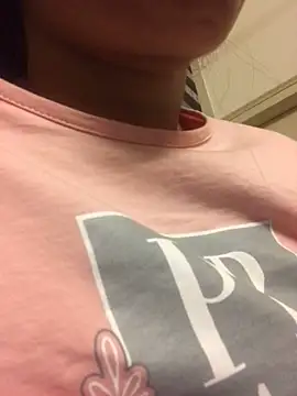 Snapshot of sexy_beauty22 chatting on 02-08-25, 08:53 sexy beauty22 online show from 02-08-25, 08:53