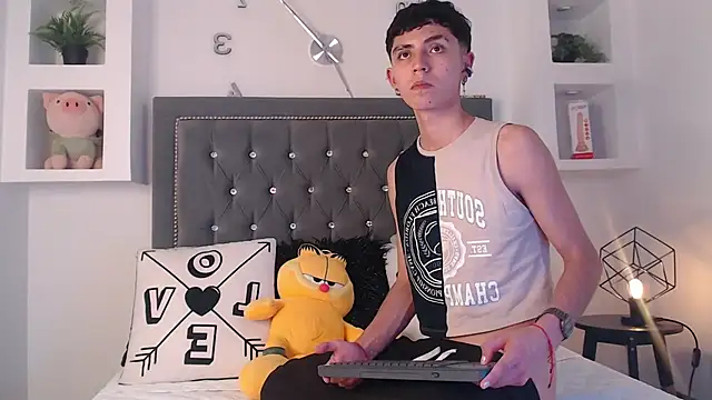 MaikyCooper online show from 03-13-25, 06:37