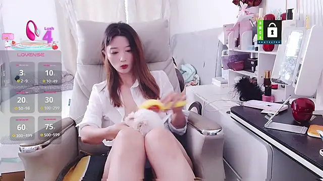Snapshot of Tangtang-baby chatting on 06-23-26, 03:37 Tangtang-baby online show from 06-23-26, 03:37
