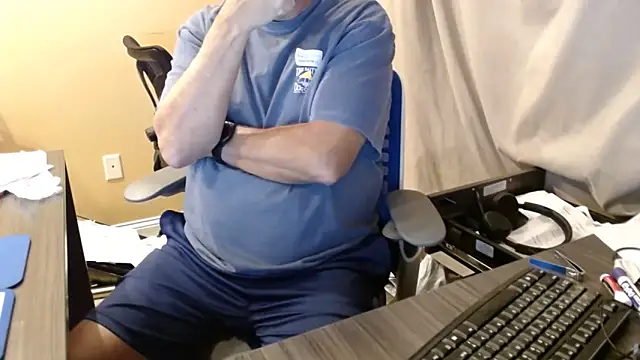 Snapshot of olderandwiser2 chatting on 09-09-25, 04:23 olderandwiser2 online show from 09-09-25, 04:23