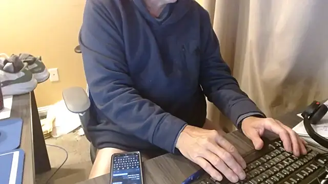 Snapshot of olderandwiser2 chatting on 11-14-25, 05:17 olderandwiser2 online show from 11-14-25, 05:17