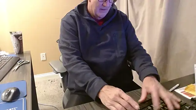 Snapshot of olderandwiser2 chatting on 12-21-25, 05:58 olderandwiser2 online show from 12-21-25, 05:58