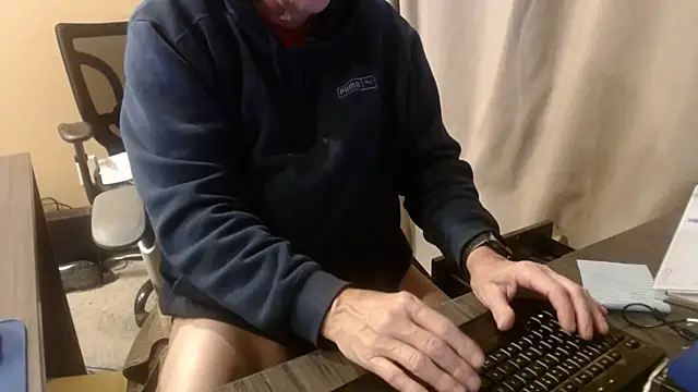 Snapshot of olderandwiser2 chatting on 03-10-26, 04:06 olderandwiser2 online show from 03-10-26, 04:06