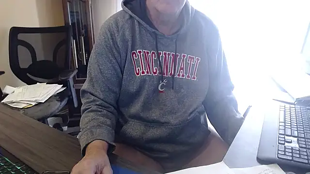 Snapshot of olderandwiser2 chatting on 03-19-26, 07:18 olderandwiser2 online show from 03-19-26, 07:18