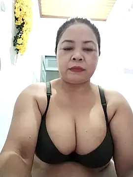Baby-bigtits2024 online show from 09-29-25, 10:25