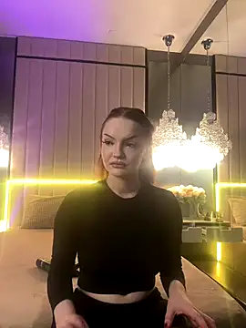 Snapshot of AlexaBright chatting on 11-08-25, 06:18 AlexaBright online show from 11-08-25, 06:18