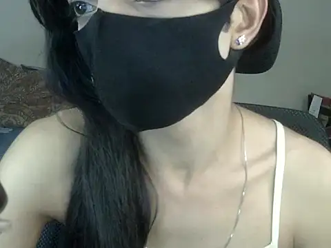 Snapshot of YourCDBitch chatting on 10-04-25, 08:07 YourCDBitch online show from 10-04-25, 08:07