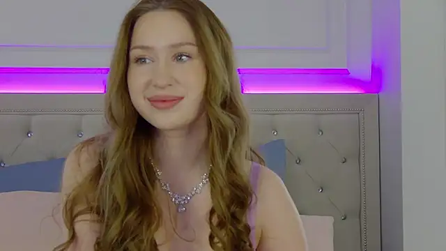 Snapshot of Jackie_White_ chatting on 10-11-25, 02:44 Jackie White  online show from 10-11-25, 02:44