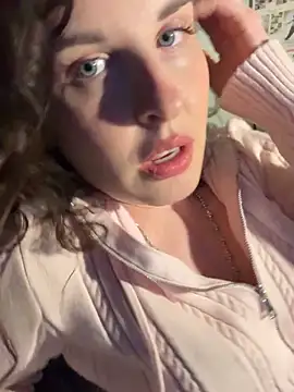 Snapshot of MollyBer chatting on 11-13-25, 07:35 MollyBer online show from 11-13-25, 07:35