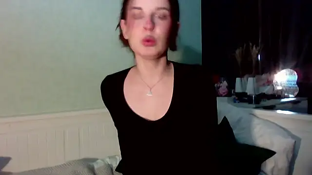 Snapshot of MollyBer chatting on 02-16-26, 04:03 MollyBer online show from 02-16-26, 04:03