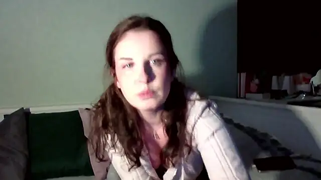 Snapshot of MollyBer chatting on 02-19-26, 07:10 MollyBer online show from 02-19-26, 07:10