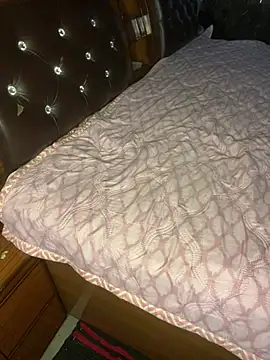 Snapshot of slust64 chatting on 03-12-25, 11:42 slust64 online show from 03-12-25, 11:42