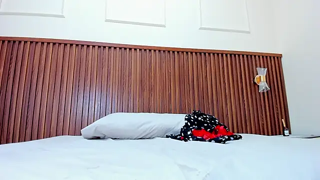 Snapshot of MELINAMARTINS chatting on 02-25-25, 07:47 MELINAMARTINS online show from 02-25-25, 07:47