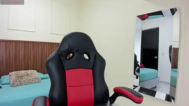 Snapshot of MELINAMARTINS chatting on 10-22-25, 07:35 MELINAMARTINS online show from 10-22-25, 07:35