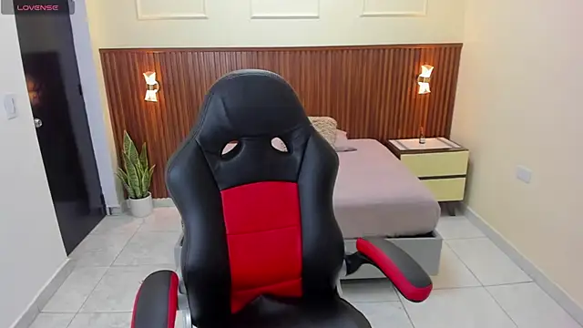 Snapshot of MELINAMARTINS chatting on 11-24-25, 07:35 MELINAMARTINS online show from 11-24-25, 07:35