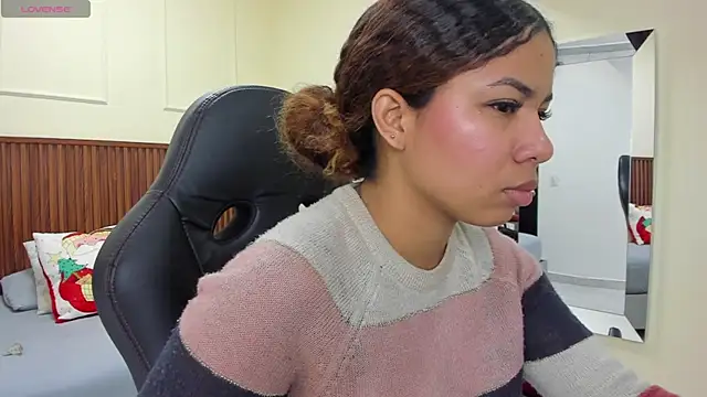 Snapshot of MELINAMARTINS chatting on 12-03-25, 07:23 MELINAMARTINS online show from 12-03-25, 07:23