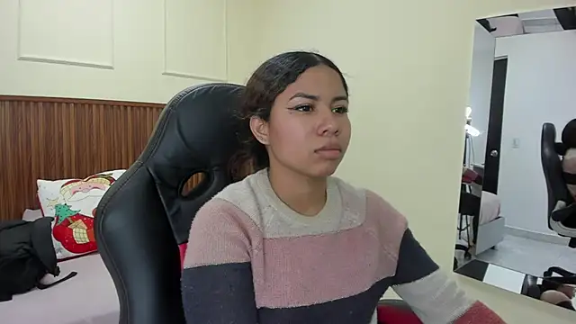 Snapshot of MELINAMARTINS chatting on 12-04-25, 07:44 MELINAMARTINS online show from 12-04-25, 07:44