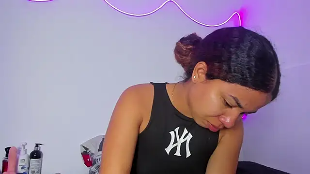 Snapshot of MELINAMARTINS chatting on 02-03-26, 10:26 MELINAMARTINS online show from 02-03-26, 10:26