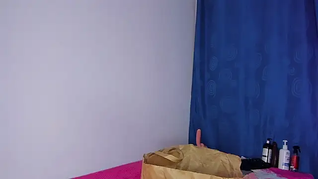 Snapshot of MELINAMARTINS chatting on 02-07-26, 09:51 MELINAMARTINS online show from 02-07-26, 09:51