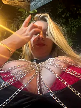 Snapshot of aurora_coldd chatting on 11-13-25, 11:14 aurora coldd online show from 11-13-25, 11:14