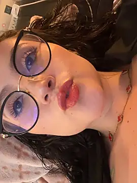 ValentinaOrtiz3 online show from 07-16-26, 10:27