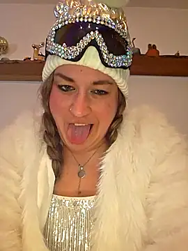 Snapshot of justtess chatting on 02-15-26, 07:21 justtess online show from 02-15-26, 07:21