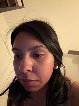 Snapshot of Valeedoll chatting on 03-06-26, 04:20 Valeedoll online show from 03-06-26, 04:20