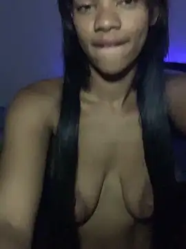 Snapshot of Mirellysbs1 chatting on 02-12-25, 04:44 Mirellysbs1 online show from 02-12-25, 04:44