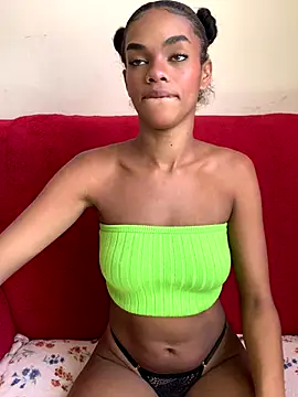 Snapshot of Mirellysbs1 chatting on 09-17-25, 03:24 Mirellysbs1 online show from 09-17-25, 03:24