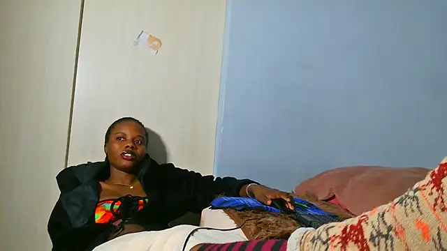 Snapshot of victora3 chatting on 06-11-26, 02:53 victora3 online show from 06-11-26, 02:53