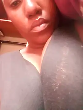 Snapshot of Coco_Nile chatting on 02-14-25, 05:19 Coco Nile online show from 02-14-25, 05:19