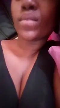 Snapshot of Coco_Nile chatting on 02-14-25, 01:18 Coco Nile online show from 02-14-25, 01:18