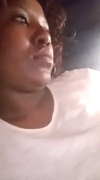 Snapshot of Coco_Nile chatting on 02-18-25, 11:11 Coco Nile online show from 02-18-25, 11:11