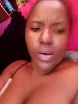 Snapshot of Coco_Nile chatting on 02-24-25, 11:43 Coco Nile online show from 02-24-25, 11:43