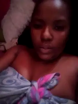 Snapshot of Coco_Nile chatting on 03-04-25, 03:04 Coco Nile online show from 03-04-25, 03:04