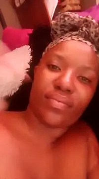Snapshot of Coco_Nile chatting on 03-05-25, 07:49 Coco Nile online show from 03-05-25, 07:49