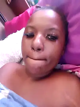 Snapshot of Coco_Nile chatting on 03-23-25, 09:10 Coco Nile online show from 03-23-25, 09:10