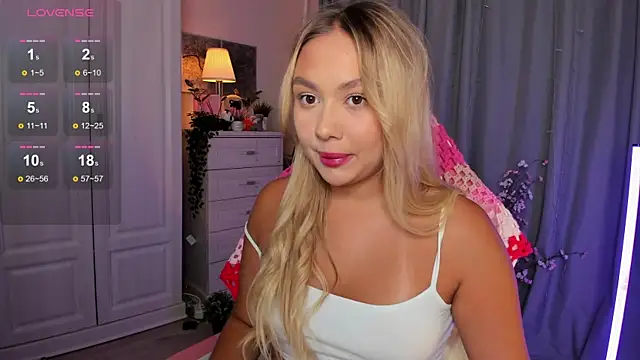 Snapshot of _Loneve__ chatting on 10-08-25, 03:42  Loneve   online show from 10-08-25, 03:42