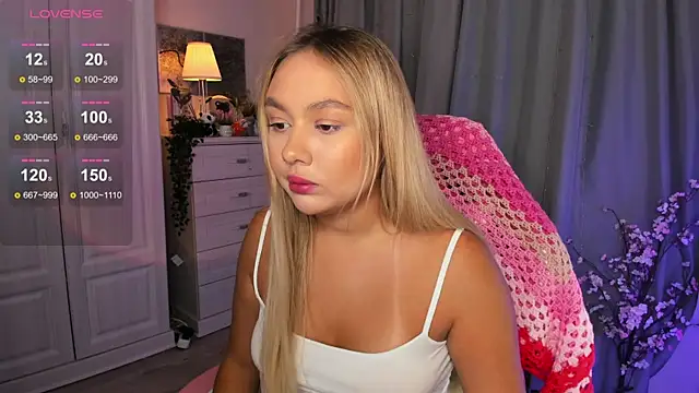 Snapshot of _Loneve__ chatting on 10-10-25, 01:54  Loneve   online show from 10-10-25, 01:54