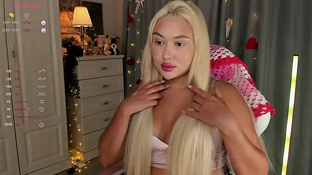 Snapshot of _Loneve__ chatting on 03-27-26, 02:17 Loneve online show from 03-27-26, 02:17