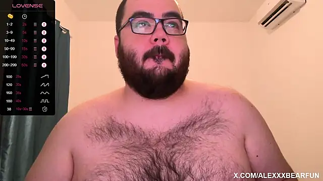Snapshot of alexxxbear chatting on 01-10-26, 01:29 alexxxbear online show from 01-10-26, 01:29