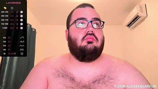 Snapshot of alexxxbear chatting on 01-11-26, 04:28 alexxxbear online show from 01-11-26, 04:28
