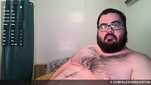 Snapshot of alexxxbear chatting on 05-08-26, 05:35 alexxxbear online show from 05-08-26, 05:35