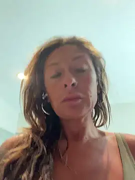 Snapshot of bossyroxy84 chatting on 07-08-26, 03:16 bossyroxy84 online show from 07-08-26, 03:16