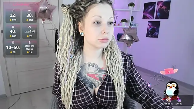 Snapshot of HoneySallyMoore chatting on 01-18-25, 08:40 HoneySallyMoore online show from 01-18-25, 08:40