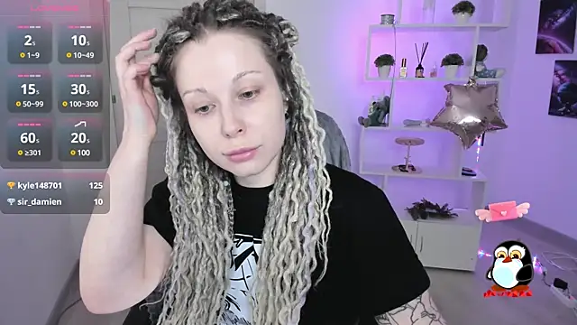 Snapshot of HoneySallyMoore chatting on 01-24-25, 11:45 HoneySallyMoore online show from 01-24-25, 11:45