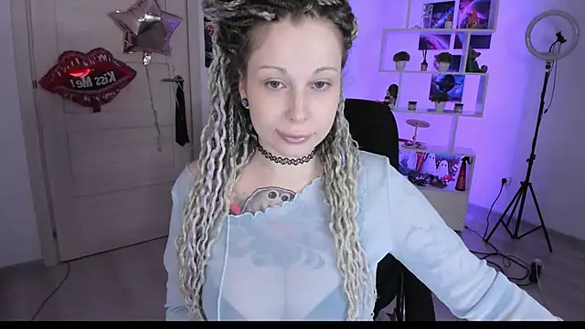 Snapshot of HoneySallyMoore chatting on 10-09-25, 05:44 HoneySallyMoore online show from 10-09-25, 05:44