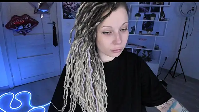 Snapshot of HoneySallyMoore chatting on 02-05-26, 11:20 HoneySallyMoore online show from 02-05-26, 11:20