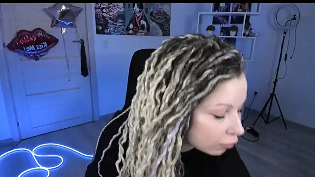 Snapshot of HoneySallyMoore chatting on 02-08-26, 01:58 HoneySallyMoore online show from 02-08-26, 01:58